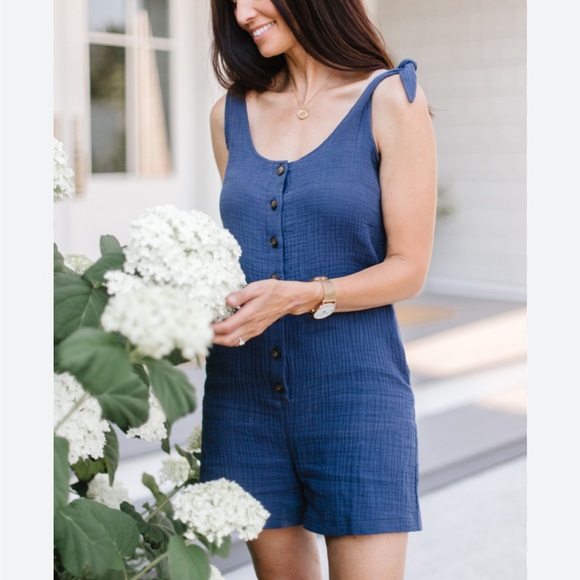 Smash + Tess Pants - Smash + Tess Navy Sleeveless Shortie Romper summer, vacation, airy look